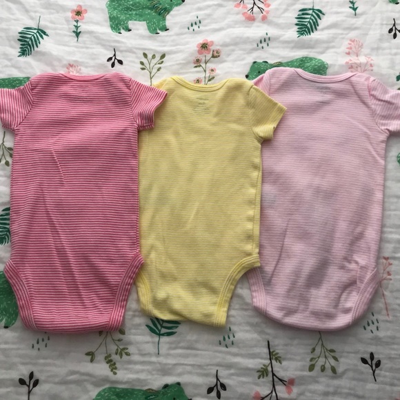 Carter’s onesies - Picture 2 of 5